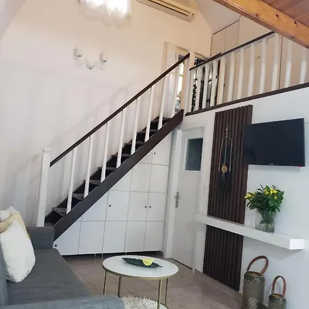 Sofi's House Apartman